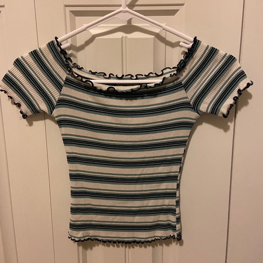 Lot Of Off The Shoulder Shirts !!